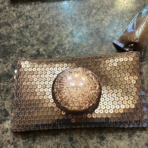 MAC Whisper of Gilt extra dimension skin finish.